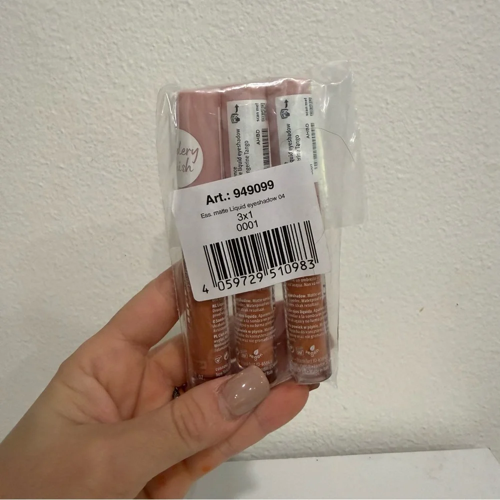 Essence Matte Waterproof Liquid Eyeshadow in 04 Tangerine Tango 10 fl oz